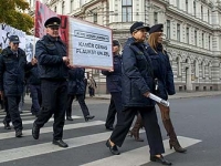 Полицейские в Португалии делали попытки захватить здание парламента